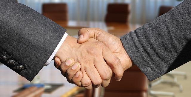 Handshake to show agreement